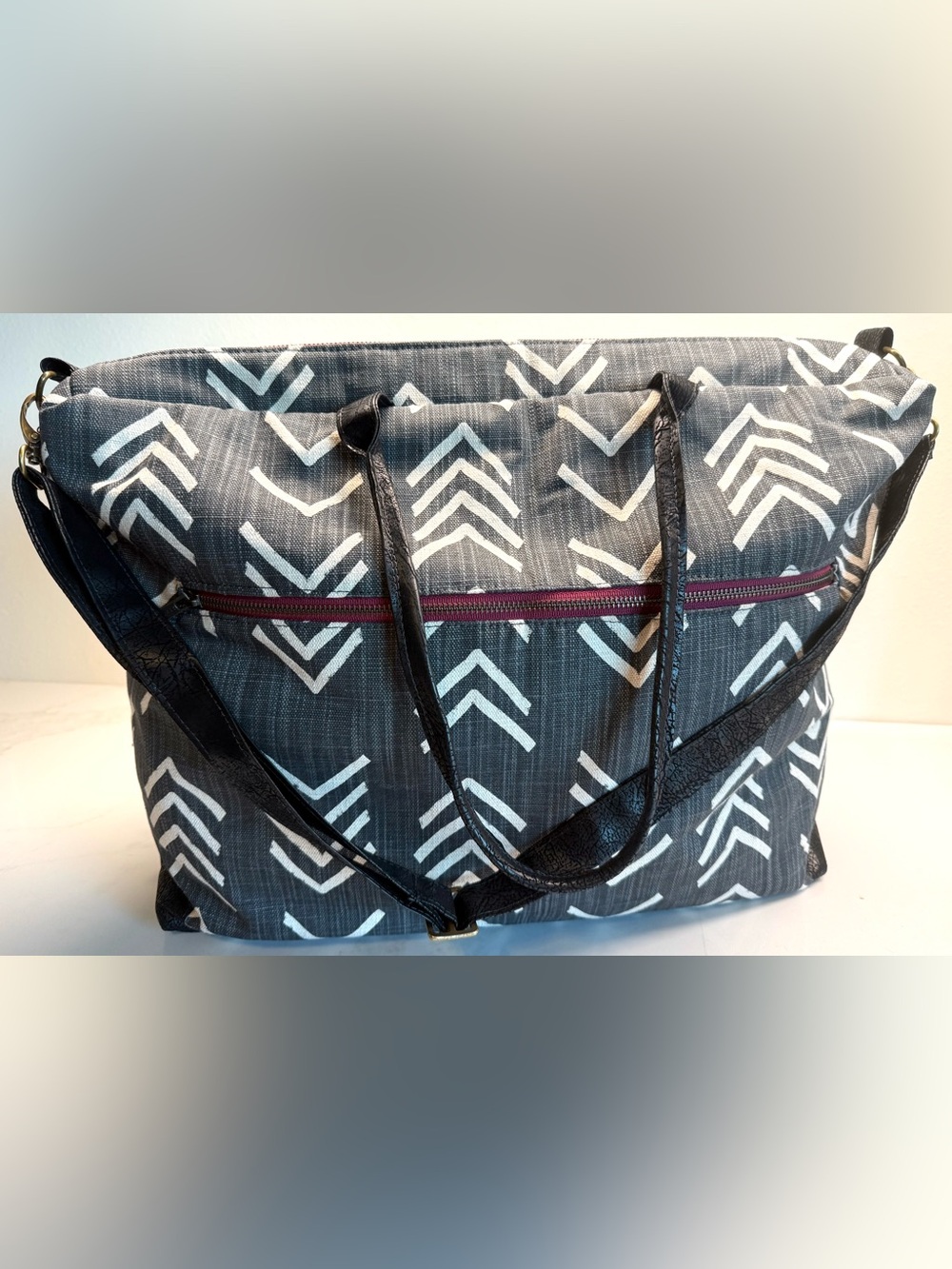 Rebekah Scott Elizabeth Weekender Travel Bag Black Spearhead & Silence Lining - Picture 2 of 10